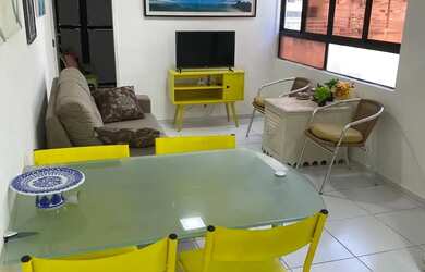 Imagem: O apartamento possui 1 Dormitório, 1 Banheiro, 1 Vaga na garagem