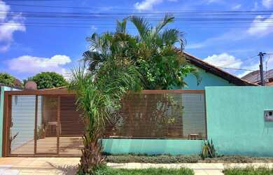 Imagem: A casa em condomínio possui 3 Dormitórios, 2 Banheiros, 2