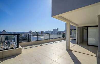 Imagem: O apartamento na cobertura possui 5 Dormitórios, 2 Banheiros