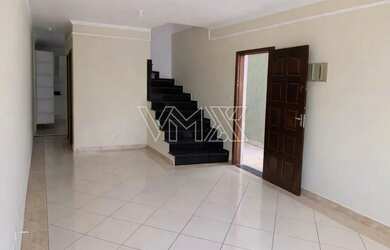 Imagem: A casa possui 3 Dormitórios, 2 Banheiros, 2 Vagas na garagem