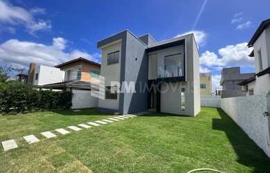 Imagem: A casa em condomínio possui 4 Dormitórios, 4 Banheiros, 3