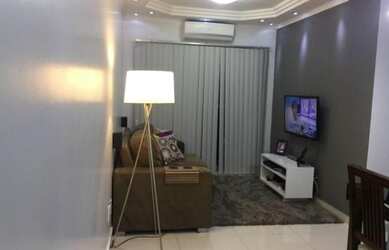 Imagem: O apartamento possui 3 Dormitórios, 1 Banheiro, 1 Vaga na garagem