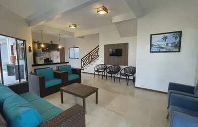 Imagem: A casa em condomínio possui 5 Dormitórios, 5 Banheiros, 2