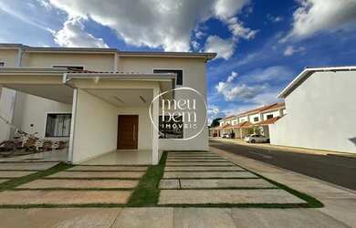 Imagem: A casa possui 3 Dormitórios, 3 Banheiros, 2 Vagas na garagem