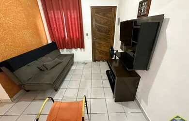 Imagem: A casa possui 1 Dormitório, 1 Banheiro, 1 Vaga na garagem e