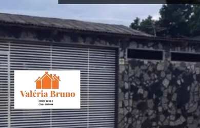 Imagem: A casa possui 3 Dormitórios, 1 Banheiro, 2 Vagas na garagem