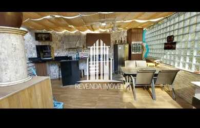 Imagem: A casa possui 3 Dormitórios, 4 Banheiros, 4 Vagas na garagem