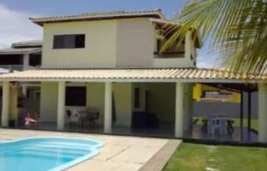 Imagem: A casa em condomínio possui 4 Dormitórios, 3 Banheiros, 5