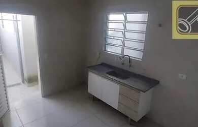 Imagem: A casa possui 2 Dormitórios, 2 Banheiros, 80m² de Área e