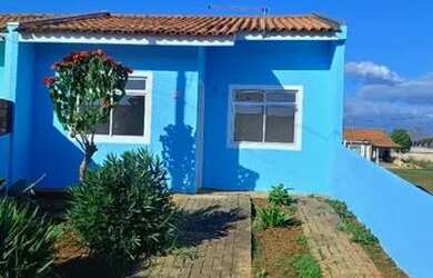 Imagem: A casa em condomínio possui 2 Dormitórios, 1 Banheiro, 2 Vagas