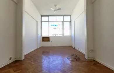 Imagem: O apartamento possui 1 Dormitório, 1 Banheiro, 37m² de Área