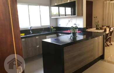 Imagem: A casa em condomínio possui 3 Dormitórios, 2 Banheiros, 4