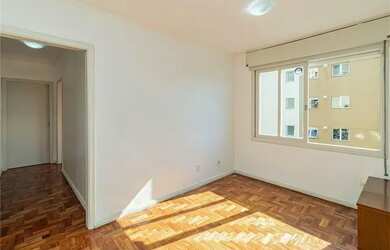 Imagem 3: Apartamento com 2 Dormitorio s localizado a no bairro Mont Serrat em Porto...