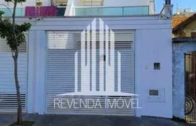 Imagem: A casa possui 3 Dormitórios, 4 Banheiros, 2 Vagas na garagem