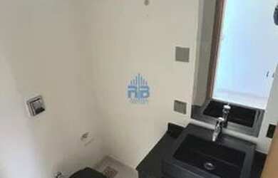 Imagem: A casa possui 3 Dormitórios, 4 Banheiros, 2 Vagas na garagem