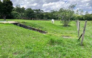 Imagem: O terreno possui 600m² de Área e está localizado em Centro