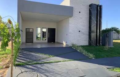 Imagem: A casa em condomínio possui 3 Dormitórios, 4 Banheiros, 4