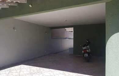 Imagem: A casa possui 3 Dormitórios, 3 Banheiros e está localizado