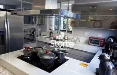 Imagem: A casa em condomínio possui 4 Dormitórios, 5 Banheiros, 2