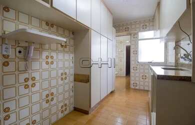 Imagem: O apartamento possui 4 Dormitórios, 3 Banheiros, 2 Vagas na