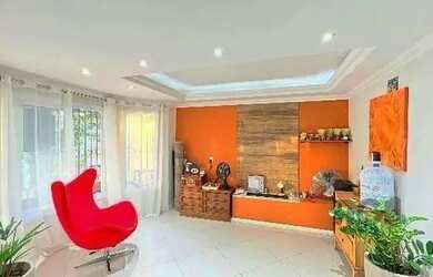 Imagem 10: Casa em Porto Alegre, no bairro Hípica, com 3 dormitório s , e 3 banheiros,...