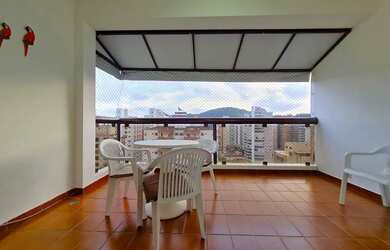 Imagem: O apartamento possui 2 Dormitórios, 1 Banheiro, 2 Vagas na