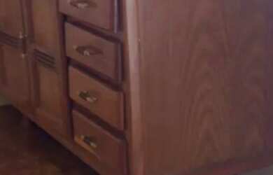 Imagem: A casa possui 2 Dormitórios, 1 Banheiro, 1 Vaga na garagem