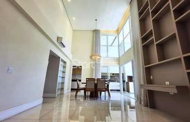 Imagem: O apartamento possui 2 Dormitórios, 5 Banheiros, 3 Vagas na