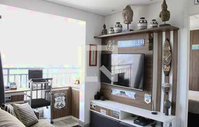 Imagem: O apartamento possui 1 Dormitório, 1 Banheiro, 1 Vaga na garagem