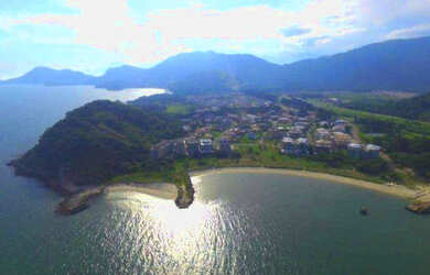 Imagem: O terreno possui 440m² de Área, Piscina, Varanda e está