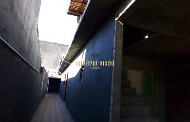 Imagem: A casa possui 2 Dormitórios, 3 Banheiros, 2 Vagas na garagem