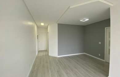 Imagem: O apartamento possui 3 Dormitórios, 2 Banheiros, 2 Vagas na