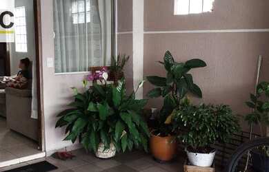 Imagem: A casa em condomínio possui 3 Dormitórios, 2 Banheiros, 2