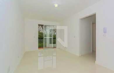 Imagem: O apartamento possui 3 Dormitórios, 1 Banheiro, 1 Vaga na garagem