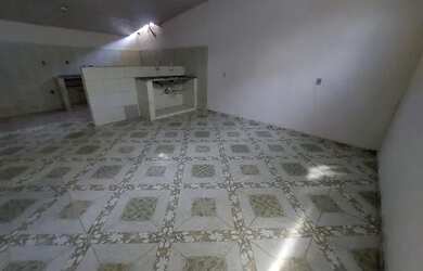 Imagem: A casa possui 3 Dormitórios, 1 Banheiro e está localizado