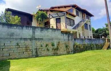 Imagem: A casa possui 3 Dormitórios, 3 Banheiros, 1 Vaga na garagem