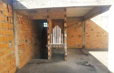 Imagem: A casa possui 3 Dormitórios, 5 Banheiros, 2 Vagas na garagem