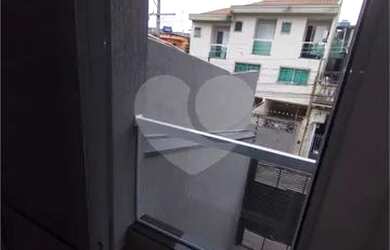 Imagem: A casa possui 3 Dormitórios, 3 Banheiros, 2 Vagas na garagem