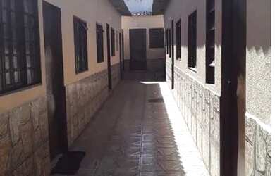 Imagem: A casa possui 1 Dormitório, 1 Banheiro e está localizado