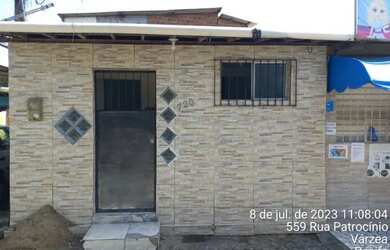 Imagem: A casa possui 2 Dormitórios, 1 Banheiro, 40m² de Área e