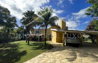 Imagem: A casa em condomínio possui 5 Dormitórios, 5 Banheiros, 2