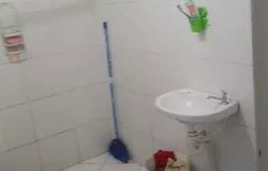 Imagem: O apartamento possui 2 Dormitórios, 1 Banheiro e 1 Vaga na