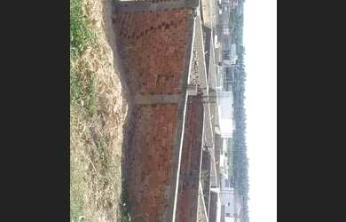 Imagem: O terreno possui 200m² de Área e está localizado em Candeias