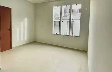 Imagem: A casa possui 3 Dormitórios, 3 Banheiros, 1 Vaga na garagem