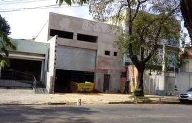 Imagem: O depósito possui 2 Vagas na garagem, 350m² de Área e está