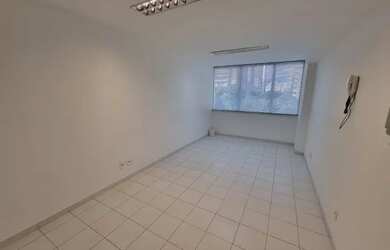 Imagem: O depósito possui 1 Vaga na garagem, 21m² de Área, Imóvel