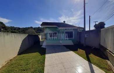 Imagem: A casa possui 3 Dormitórios, 1 Banheiro, 1 Vaga na garagem