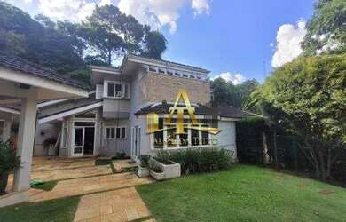 Imagem: A casa em condomínio possui 4 Dormitórios, 5 Banheiros, 5