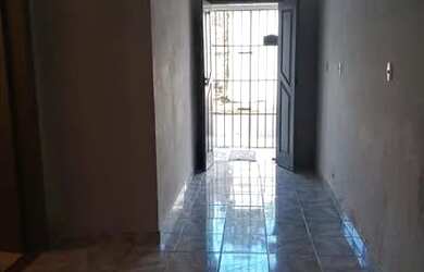 Imagem: A casa possui 2 Dormitórios, 2 Banheiros, 1 Vaga na garagem