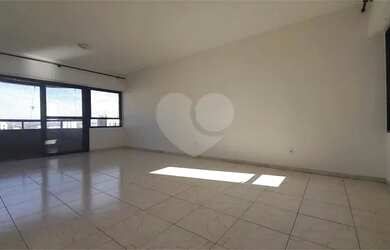 Imagem: O apartamento possui 3 Dormitórios, 4 Banheiros, 2 Vagas na